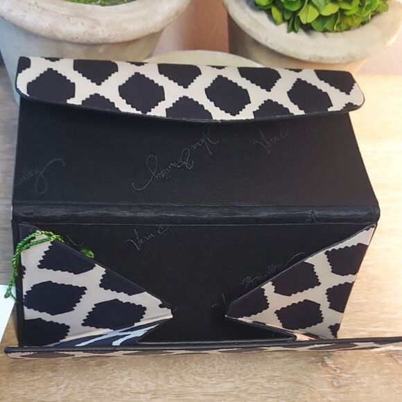 Vera Bradley Foldable Sunglass Case ~ Ikat Spots~ NWT - Picture 3 of 8